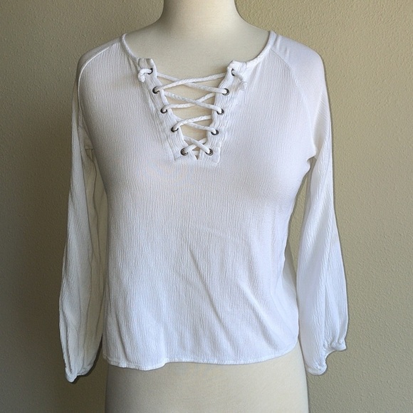 NABEE white v-neck with cross cross ties blouse with scrunch cuffs women’s small - Picture 2 of 8